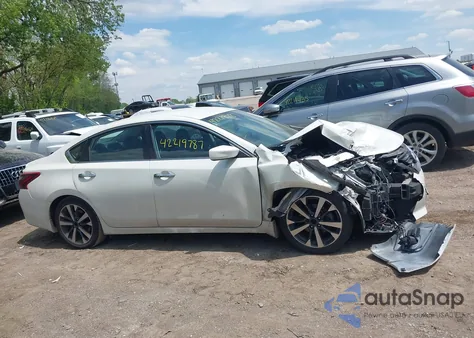 2017 Nissan Altima 2.5 Sr из США, поврежденный, VIN 1N4AL3AP2HC272753